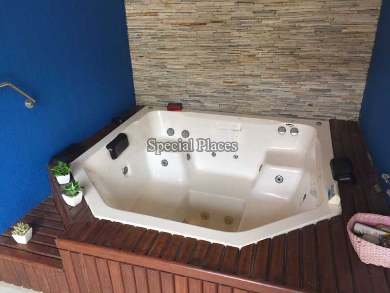 Conheça Jacuzzi do imóvel - Casa em Condomínio Recreio, Maramar, Recreio dos Bandeirantes, Rio de Janeiro, RJ Para Alugar, 5 Quartos, 483m² - LOC1076 - 9 Jacuzzi