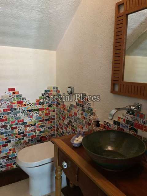 Conheça Banheiro Suite do imóvel - Casa em Condomínio Recreio, Maramar, Recreio dos Bandeirantes, Rio de Janeiro, RJ Para Alugar, 5 Quartos, 483m² - LOC1076 - 27 Banheiro Suite