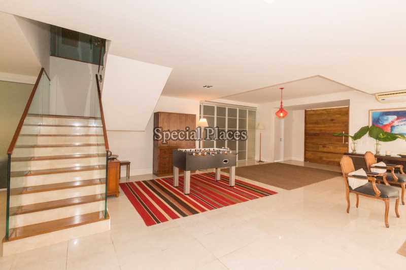 Conheça Sala de estar 2 do imóvel - Casa em Condominio Condomínio Barra, Pedra de Itaúna, Barra da Tijuca,Rio de Janeiro,RJ Para Alugar,5 Quartos,788m² - LOC1078 - 6 Sala de estar 2