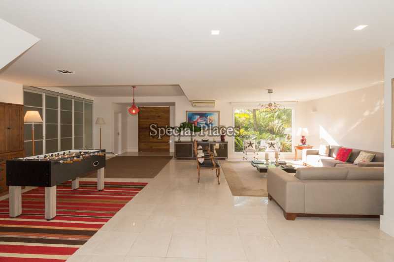 Conheça Sala de Estar do imóvel - Casa em Condominio Condomínio Barra, Pedra de Itaúna, Barra da Tijuca,Rio de Janeiro,RJ Para Alugar,5 Quartos,788m² - LOC1078 - 5 Sala de Estar