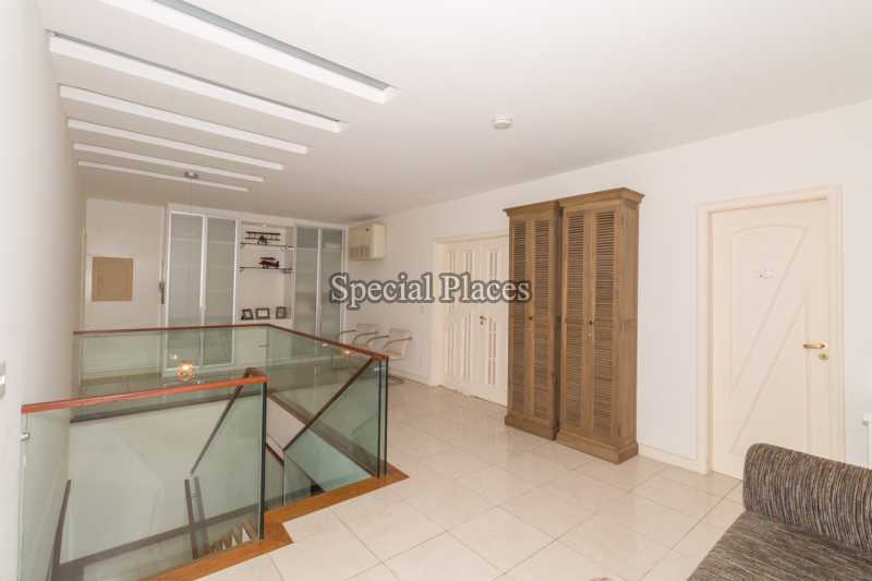 Conheça Sótão do imóvel - Casa em Condominio Condomínio Barra, Pedra de Itaúna, Barra da Tijuca,Rio de Janeiro,RJ Para Alugar,5 Quartos,788m² - LOC1078 - 16 Sótão