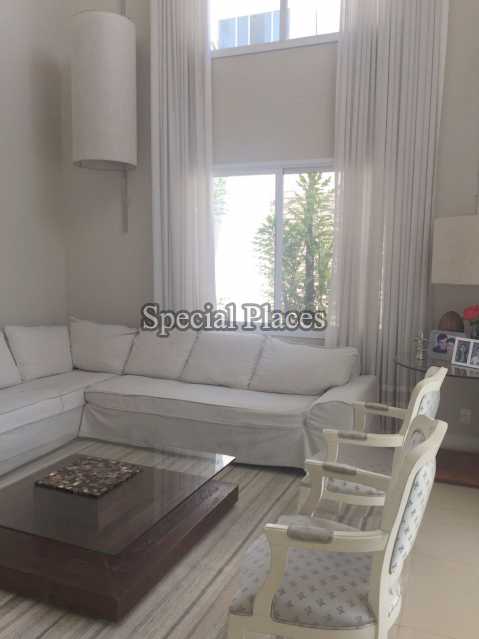 Conheça SALA DE ESTAR do imóvel - Casa em Condomínio Barra, Del Lago, Barra da Tijuca, Rio de Janeiro, RJ Para Alugar, 5 Quartos, 400m² - LOC1082 - 5 SALA DE ESTAR