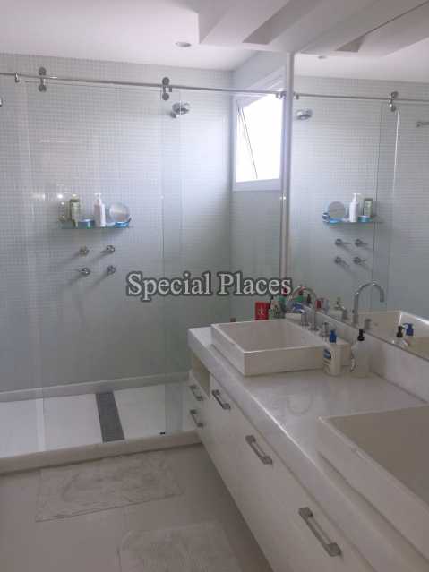 Conheça BANHEIRO SUITE MASTER do imóvel - Casa em Condomínio Barra, Del Lago, Barra da Tijuca, Rio de Janeiro, RJ Para Alugar, 5 Quartos, 400m² - LOC1082 - 12 BANHEIRO SUITE MASTER