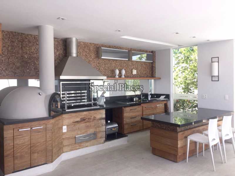 Conheça AREA GOURMET do imóvel - Casa em Condomínio Barra, Del Lago, Barra da Tijuca, Rio de Janeiro, RJ Para Alugar, 5 Quartos, 400m² - LOC1082 - 19 AREA GOURMET
