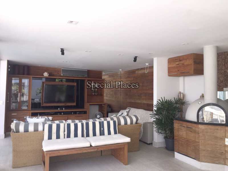 Conheça AREA GOURMET do imóvel - Casa em Condomínio Barra, Del Lago, Barra da Tijuca, Rio de Janeiro, RJ Para Alugar, 5 Quartos, 400m² - LOC1082 - 21 AREA GOURMET