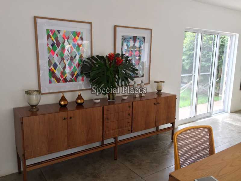 Conheça SALA do imóvel - Casa em Condomínio Itanhangá, Eng. N. da Rocha, Itanhangá, Rio de Janeiro, RJ Para Alugar, 3 Quartos, 220m² - LOC1085 - 9 SALA