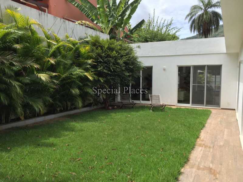 Conheça TERRENO do imóvel - Casa em Condomínio Itanhangá, Eng. N. da Rocha, Itanhangá, Rio de Janeiro, RJ Para Alugar, 3 Quartos, 220m² - LOC1085 - 4 TERRENO