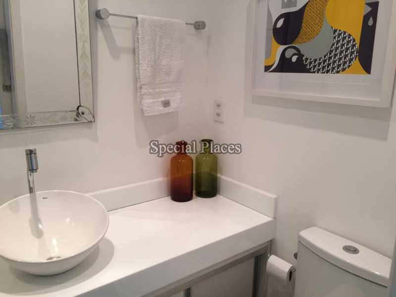 Conheça BANHEIRO do imóvel - Casa em Condomínio Itanhangá, Eng. N. da Rocha, Itanhangá, Rio de Janeiro, RJ Para Alugar, 3 Quartos, 220m² - LOC1085 - 17 BANHEIRO