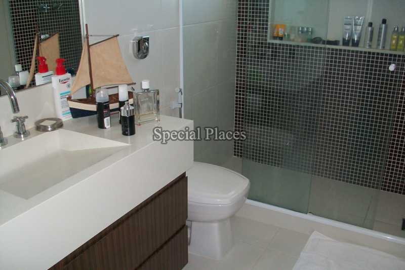 Conheça BANHEIRO MASCULINO do imóvel - Casa em Condominio Condomínio Barra, Mansões, Barra da Tijuca,Rio de Janeiro,RJ Para Alugar,5 Quartos,804m² - LOC1087 - 7 BANHEIRO MASCULINO