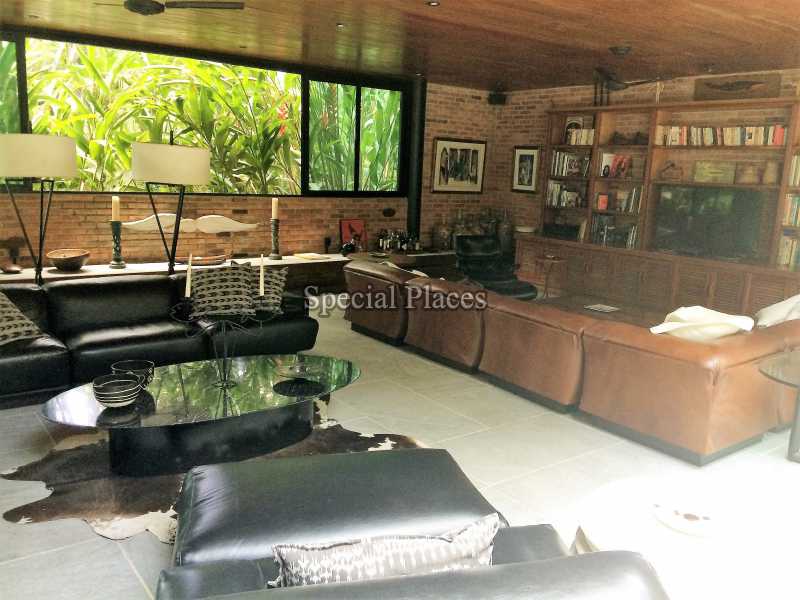 Conheça SALA DE ESTAR do imóvel - Casa em Condominio Condomínio Barra, Núcleo das Mansões, Barra da Tijuca,Rio de Janeiro,RJ Para Alugar,4 Quartos,900m² - LOC1090 - 14 SALA DE ESTAR