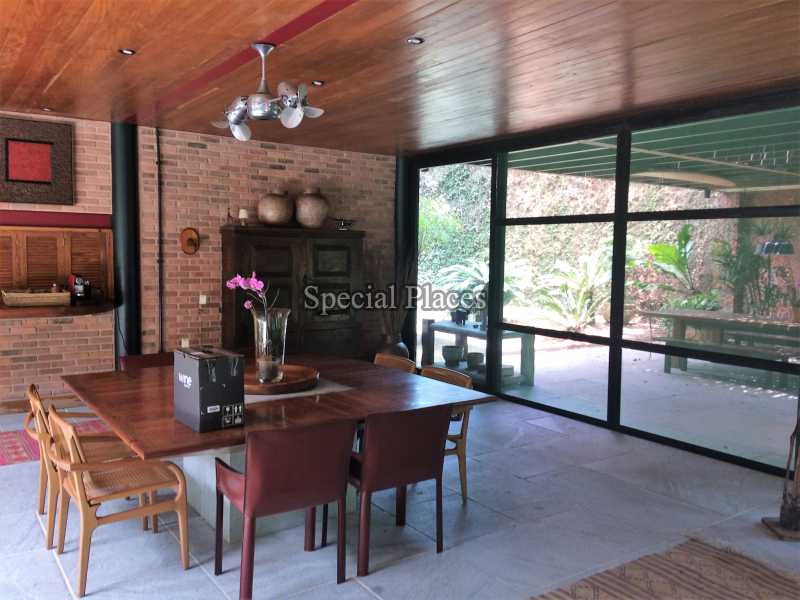 Conheça SALA DE JANTAR do imóvel - Casa em Condominio Condomínio Barra, Núcleo das Mansões, Barra da Tijuca,Rio de Janeiro,RJ Para Alugar,4 Quartos,900m² - LOC1090 - 15 SALA DE JANTAR