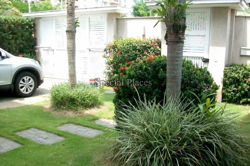 Conheça JARDIM / ENTRADA do imóvel - Casa Para Alugar no Condomínio Recreio, Green Place - Recreio dos Bandeirantes - Rio de Janeiro - RJ - LOC1095 - 6 JARDIM / ENTRADA