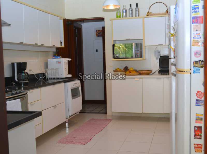Conheça COZINHA do imóvel - Casa em Condomínio Itanhangá, Greenwood Park, Itanhangá, Rio de Janeiro, RJ Para Alugar, 3 Quartos, 350m² - LOC1098 - 22 COZINHA
