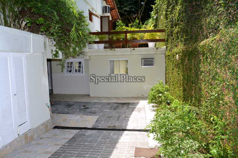 Conheça GARAGEM do imóvel - Casa em Condomínio Itanhangá, Greenwood Park, Itanhangá, Rio de Janeiro, RJ Para Alugar, 3 Quartos, 350m² - LOC1098 - 29 GARAGEM