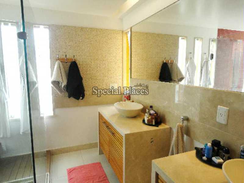Conheça banh_master do imóvel - Casa em Condomínio Barra, Sernambetiba Jardim Marapendi, Barra da Tijuca, Rio de Janeiro, RJ Para Alugar, 4 Quartos, 580m² - LOC1101 - 4 banh_master