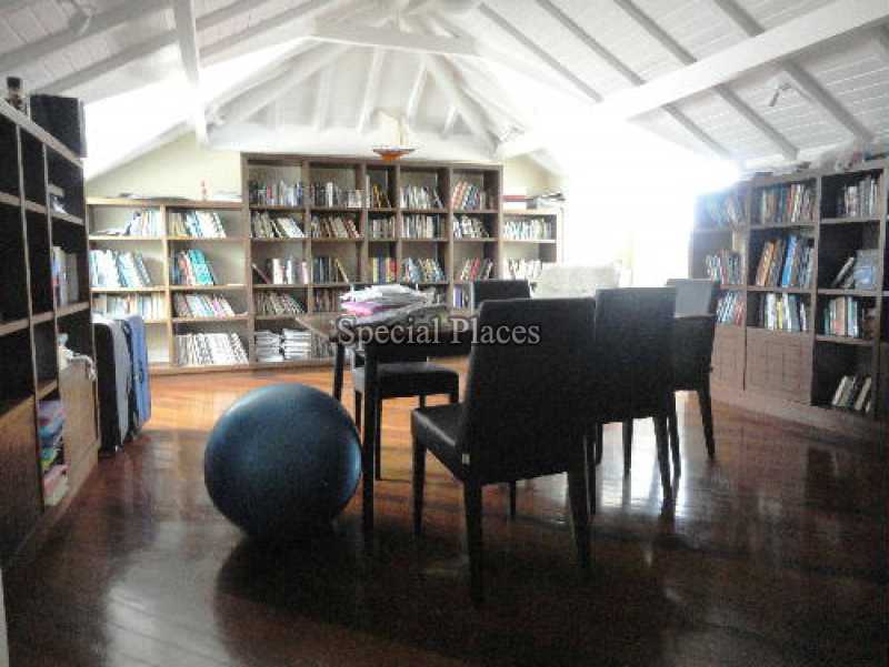 Conheça sotao do imóvel - Casa em Condomínio Barra, Sernambetiba Jardim Marapendi, Barra da Tijuca, Rio de Janeiro, RJ Para Alugar, 4 Quartos, 580m² - LOC1101 - 21 sotao