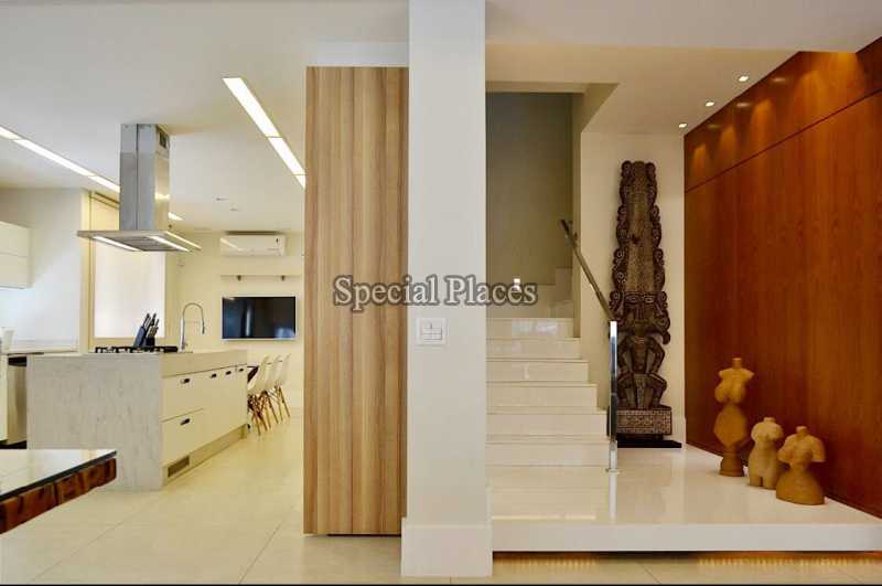 Conheça . do imóvel - Casa Para Alugar no Condomínio Barra, Novo Leblon - Barra da Tijuca - Rio de Janeiro - RJ - LOC1099 - 3 .