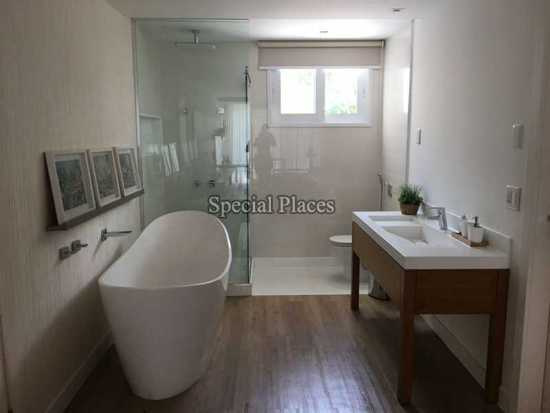 Conheça Banheiro do imóvel - Casa Para Alugar no Condomínio Barra, Novo Leblon - Barra da Tijuca - Rio de Janeiro - RJ - LOC1099 - 11 Banheiro