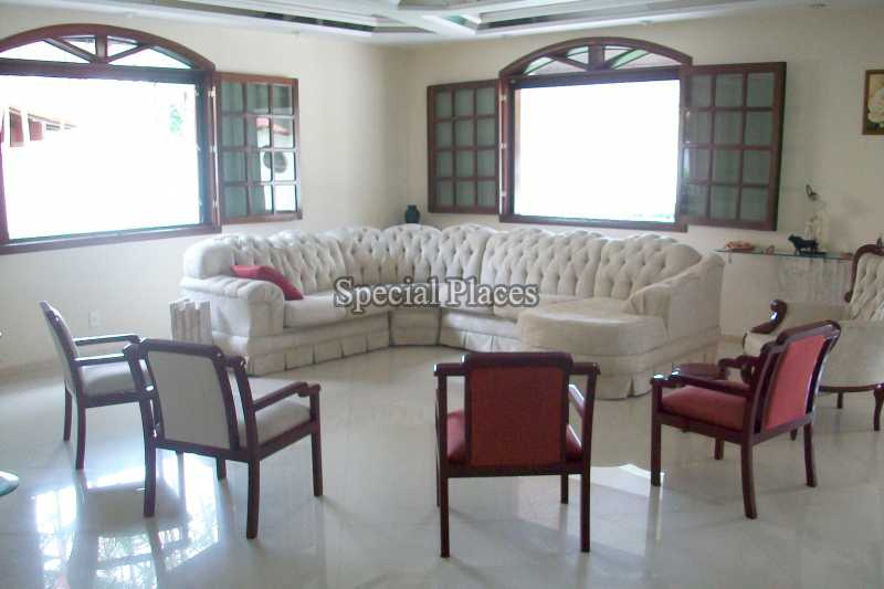 Conheça SALA DE ESTAR do imóvel - Casa À Venda no Condomínio Barra, Village Marapendi - Recreio dos Bandeirantes - Rio de Janeiro - RJ - BAC5973 - 13 SALA DE ESTAR