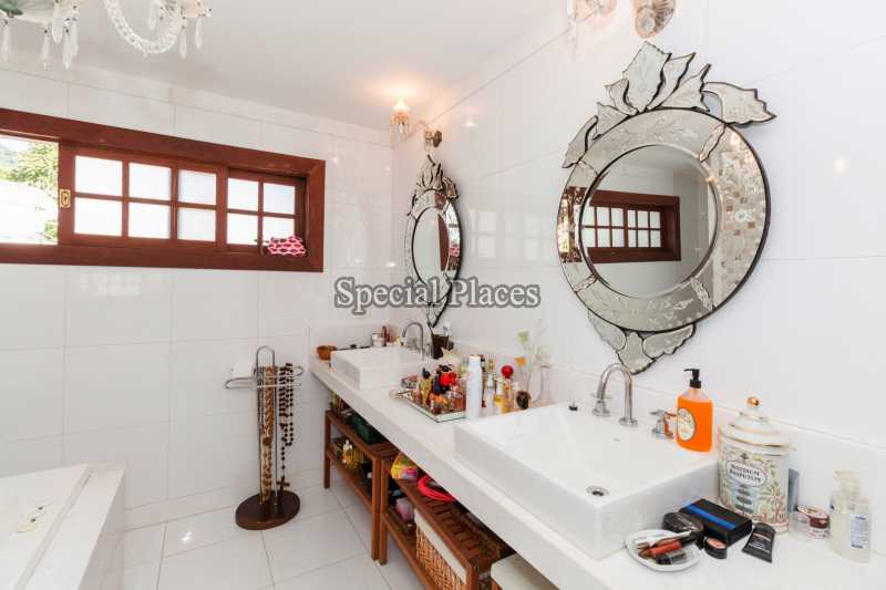 Conheça banheiro suite master do imóvel - Casa em Condomínio 4 quartos para alugar Itanhangá, Rio de Janeiro - LOC1103 - 22 banheiro suite master