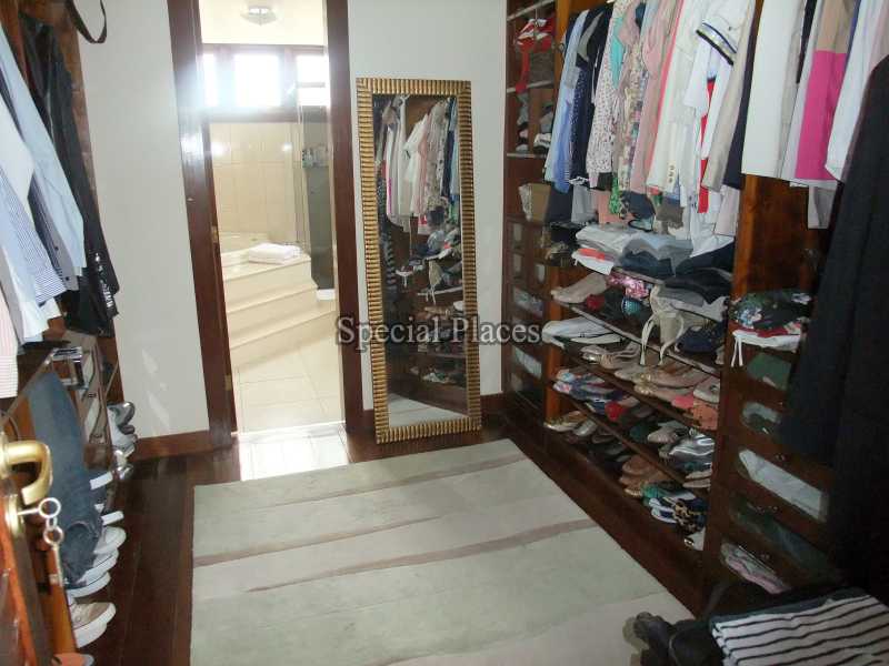 Conheça CLOSET do imóvel - Casa em Condomínio Recreio, Maramar, Recreio dos Bandeirantes, Rio de Janeiro, RJ Para Alugar, 4 Quartos, 400m² - LOC1110 - 30 CLOSET