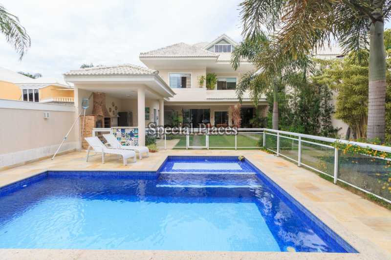 Conheça FACHADA do imóvel - Casa em Condomínio Barra, Núcleo das Mansões, Barra da Tijuca, Rio de Janeiro, RJ Para Alugar, 5 Quartos, 197m² - LOC1111 - 3 FACHADA