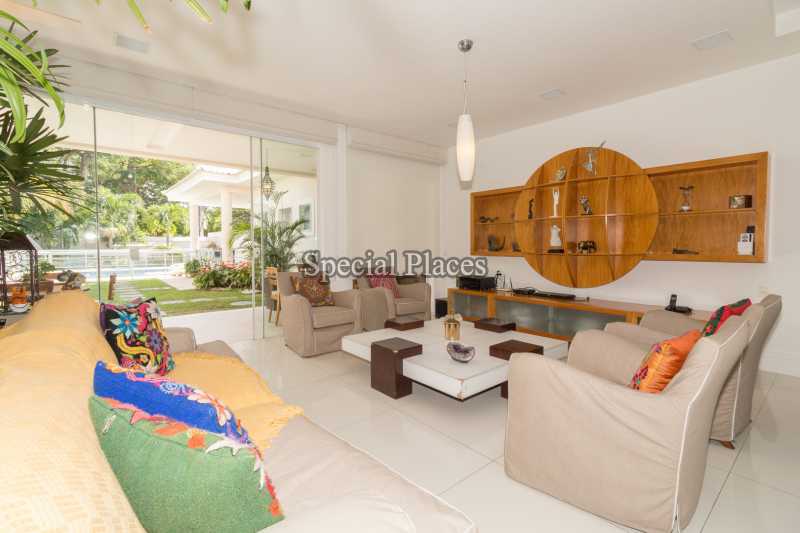 Conheça SALA DE ESTAR do imóvel - Casa em Condomínio Barra, Núcleo das Mansões, Barra da Tijuca, Rio de Janeiro, RJ Para Alugar, 5 Quartos, 197m² - LOC1111 - 11 SALA DE ESTAR