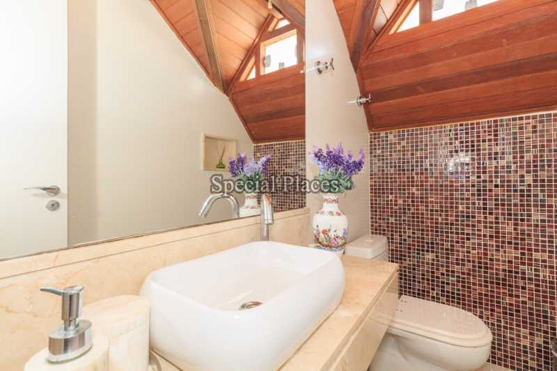 Conheça LAVABO SÓTÃO do imóvel - Casa em Condomínio Barra, Núcleo das Mansões, Barra da Tijuca, Rio de Janeiro, RJ Para Alugar, 5 Quartos, 197m² - LOC1111 - 30 LAVABO SÓTÃO