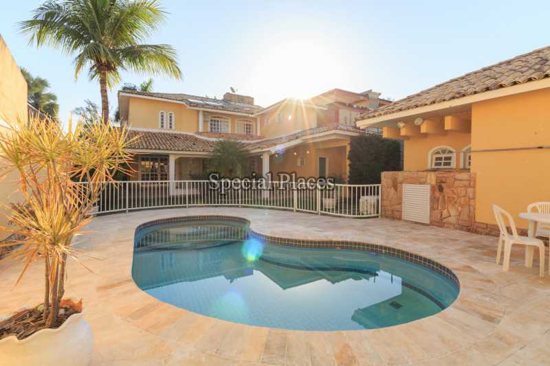 Conheça FACHADA FUNDOS do imóvel - Casa em Condomínio Barra, Sernambetiba Jardim Marapendi, Barra da Tijuca, Rio de Janeiro, RJ À Venda, 3 Quartos, 467m² - BAC6005 - 1 FACHADA FUNDOS