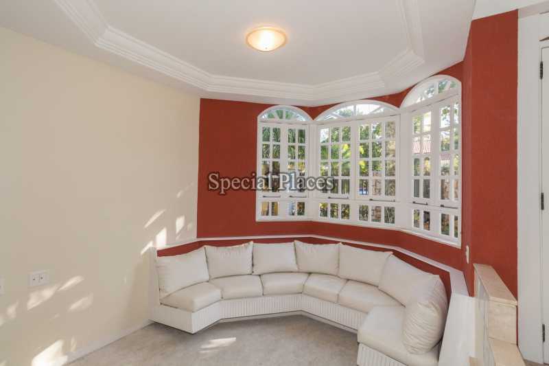 Conheça SALA DE ESTAR do imóvel - Casa em Condomínio Barra, Sernambetiba Jardim Marapendi, Barra da Tijuca, Rio de Janeiro, RJ À Venda, 3 Quartos, 467m² - BAC6005 - 9 SALA DE ESTAR