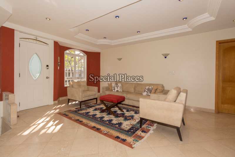 Conheça SALA DE ESTAR do imóvel - Casa em Condomínio Barra, Sernambetiba Jardim Marapendi, Barra da Tijuca, Rio de Janeiro, RJ À Venda, 3 Quartos, 467m² - BAC6005 - 10 SALA DE ESTAR