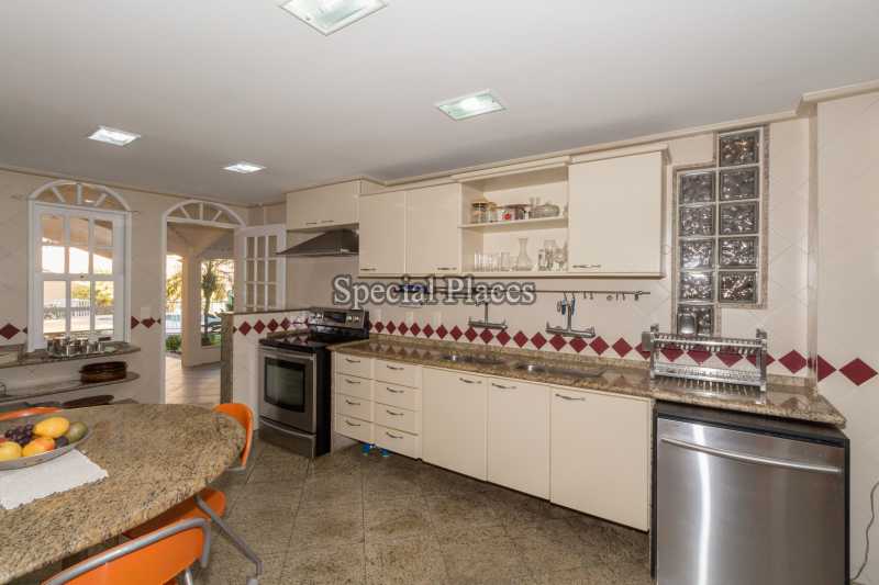Conheça COPA COZINHA do imóvel - Casa em Condomínio Barra, Sernambetiba Jardim Marapendi, Barra da Tijuca, Rio de Janeiro, RJ À Venda, 3 Quartos, 467m² - BAC6005 - 25 COPA COZINHA