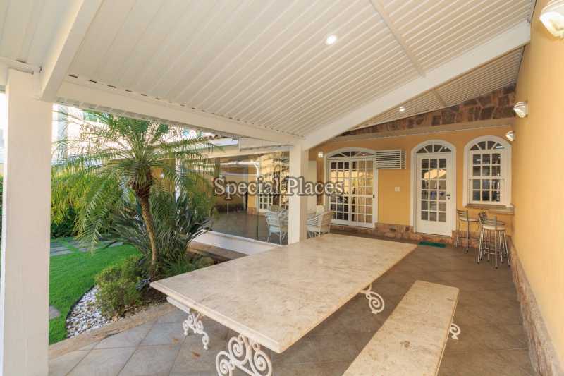 Conheça VARANDA do imóvel - Casa em Condomínio Barra, Sernambetiba Jardim Marapendi, Barra da Tijuca, Rio de Janeiro, RJ À Venda, 3 Quartos, 467m² - BAC6005 - 27 VARANDA