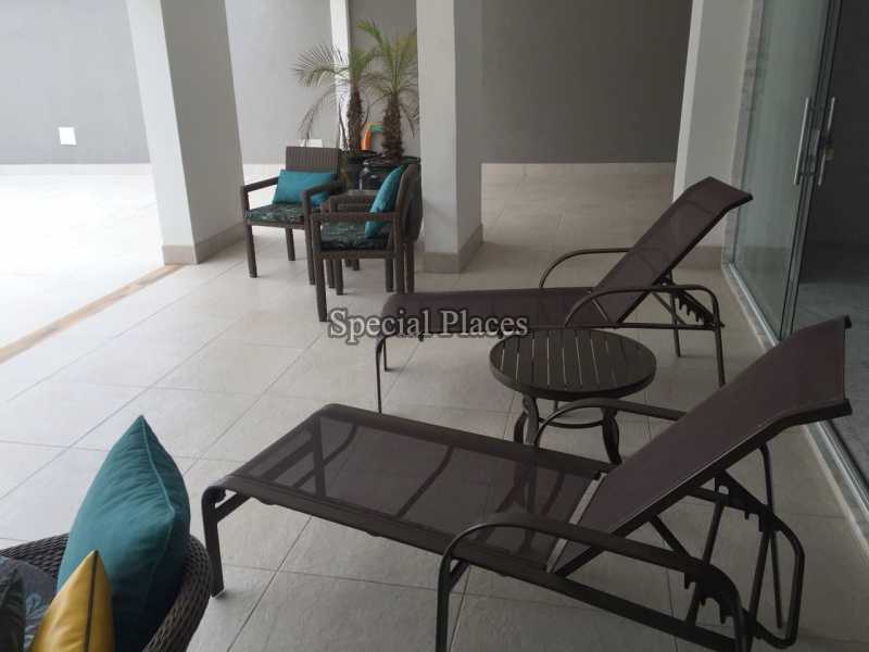 Conheça VARANDA do imóvel - Casa À Venda no Condomínio Barra, Sernambetiba Jardim Marapendi - Barra da Tijuca - Rio de Janeiro - RJ - BAC6011 - 6 VARANDA