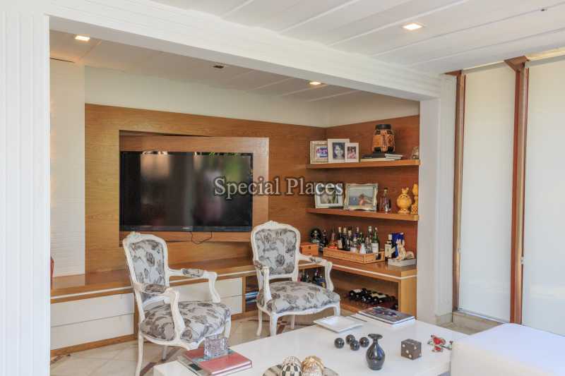 Conheça SALA DE TV do imóvel - Casa em Condomínio 4 quartos para alugar Itanhangá, Rio de Janeiro - LOC1125 - 10 SALA DE TV - Casa em Condomínio 4 quartos para alugar Itanhangá, Rio de Janeiro - LOC1125 - 10