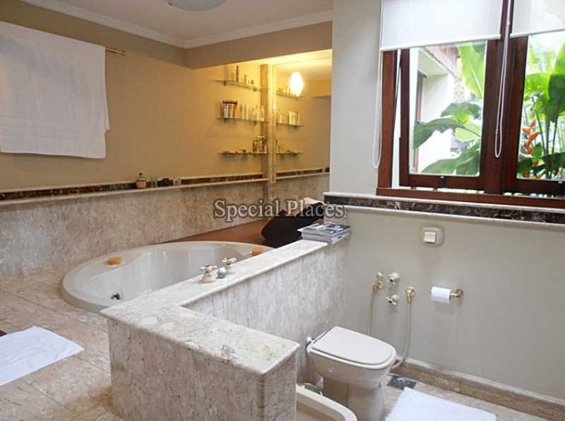 Conheça BANHEIRO SUÍTE MASTER do imóvel - Casa em Condomínio 6 quartos para alugar Itanhangá, Rio de Janeiro - LOC1131 - 17 BANHEIRO SUÍTE MASTER - Casa em Condomínio 6 quartos para alugar Itanhangá, Rio de Janeiro - LOC1131 - 17