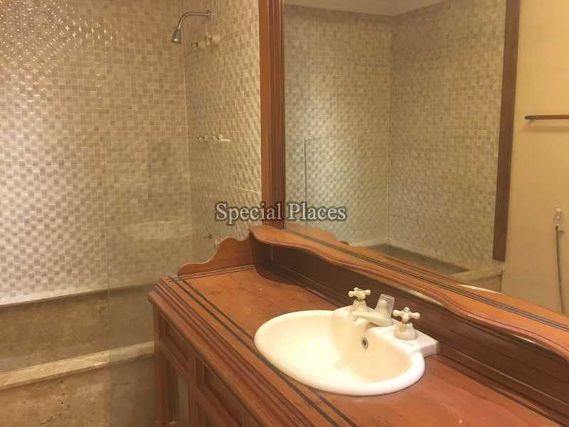 Conheça BANHEIRO do imóvel - Casa em Condomínio Barra, Santa Helena, Barra da Tijuca, Rio de Janeiro, RJ À Venda, 5 Quartos, 604m² - BAC2387 - 29 BANHEIRO