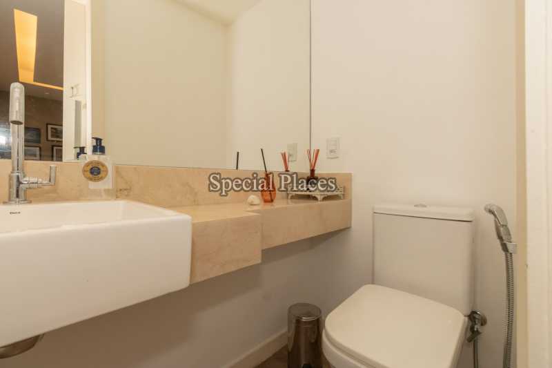 Conheça 8 LAVABO do imóvel - Casa em Condomínio Itanhangá, Greenwood Park, Itanhangá, Rio de Janeiro, RJ Para Alugar, 4 Quartos, 500m² - LOC1132 - 10 8 LAVABO
