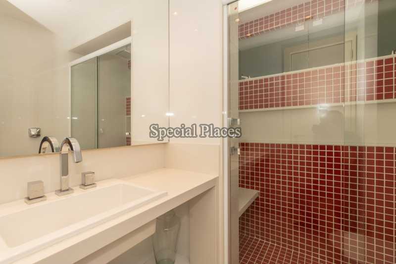 Conheça 18 BANHEIRO SUITE II do imóvel - Casa em Condomínio Itanhangá, Greenwood Park, Itanhangá, Rio de Janeiro, RJ Para Alugar, 4 Quartos, 500m² - LOC1132 - 18 18 BANHEIRO SUITE II