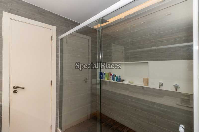Conheça 25 BANHEIRO SUITE MASTER do imóvel - Casa em Condomínio Itanhangá, Greenwood Park, Itanhangá, Rio de Janeiro, RJ Para Alugar, 4 Quartos, 500m² - LOC1132 - 25 25 BANHEIRO SUITE MASTER