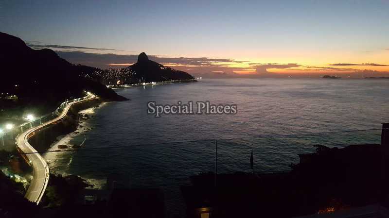 Conheça VISTA NOTURNA do imóvel - Casa Para Alugar no Condomínio Joatinga - Joá - Rio de Janeiro - RJ - LOC1139 - 22 VISTA NOTURNA
