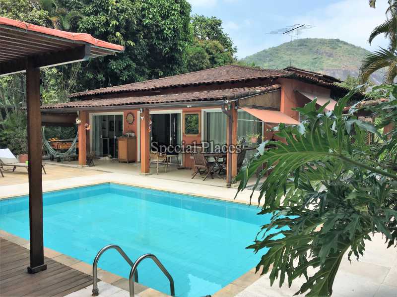 Conheça FACHADA do imóvel - Casa À Venda no Condomínio Itanhangá, Bosque Itanhangá - Itanhangá - Rio de Janeiro - RJ - BAC6042 - 3 FACHADA
