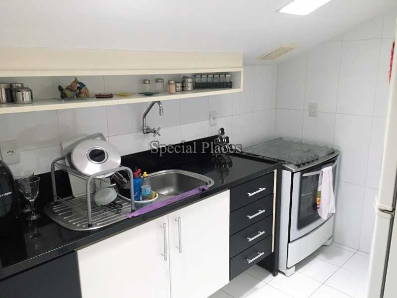 Conheça COZINHA SÓTÃO do imóvel - Casa em Condominio em condomínio À Venda - Condomínio Barra, Village Marapendi - Barra da Tijuca - Rio de Janeiro - RJ - BAC6045 - 28 COZINHA SÓTÃO