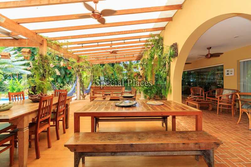 Conheça Varanda Térrea do imóvel - Casa À Venda no Condomínio Barra, Jardim Barra da Tijuca - Barra da Tijuca - Rio de Janeiro - RJ - BAC6057 - 6 Varanda Térrea