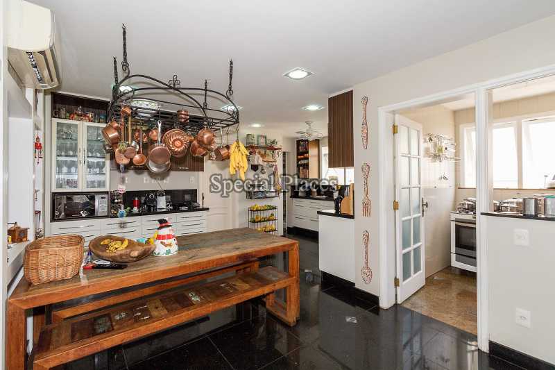 Conheça Cozinha 2 do imóvel - Casa À Venda no Condomínio Barra, Jardim Barra da Tijuca - Barra da Tijuca - Rio de Janeiro - RJ - BAC6057 - 18 Cozinha 2