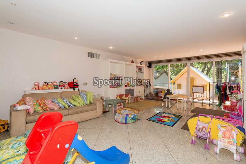 Conheça Salão de Festa Brinquedoteca do imóvel - Casa À Venda no Condomínio Barra, Jardim Barra da Tijuca - Barra da Tijuca - Rio de Janeiro - RJ - BAC6057 - 21 Salão de Festa Brinquedoteca