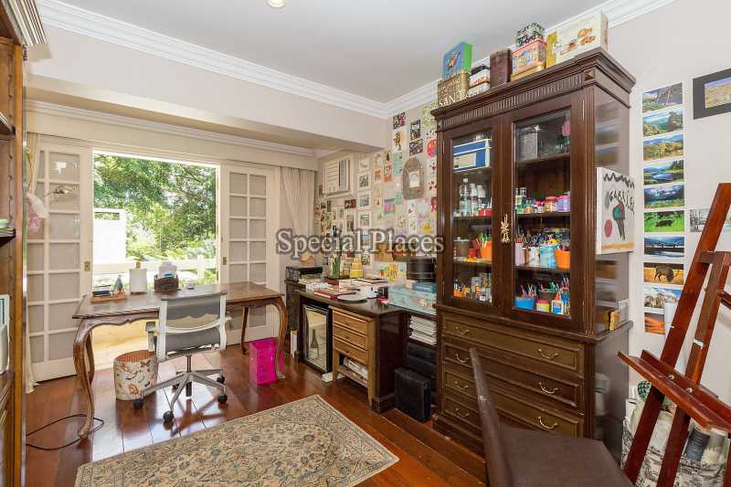 Conheça Suíte com armários ateliê do imóvel - Casa À Venda no Condomínio Barra, Jardim Barra da Tijuca - Barra da Tijuca - Rio de Janeiro - RJ - BAC6057 - 27 Suíte com armários ateliê