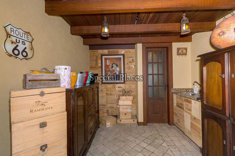 Conheça Adega do imóvel - Casa À Venda no Condomínio Barra, Jardim Barra da Tijuca - Barra da Tijuca - Rio de Janeiro - RJ - BAC6057 - 30 Adega