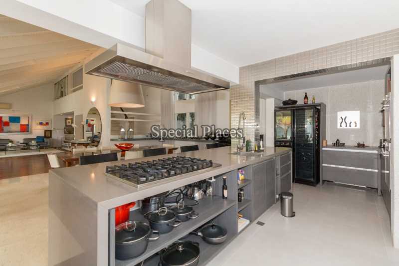 Conheça COZINHA INTEGRADA 2 do imóvel - Casa Para Alugar no Condomínio Barra, Novo Leblon - Barra da Tijuca - Rio de Janeiro - RJ - LOC1157 - 13 COZINHA INTEGRADA 2