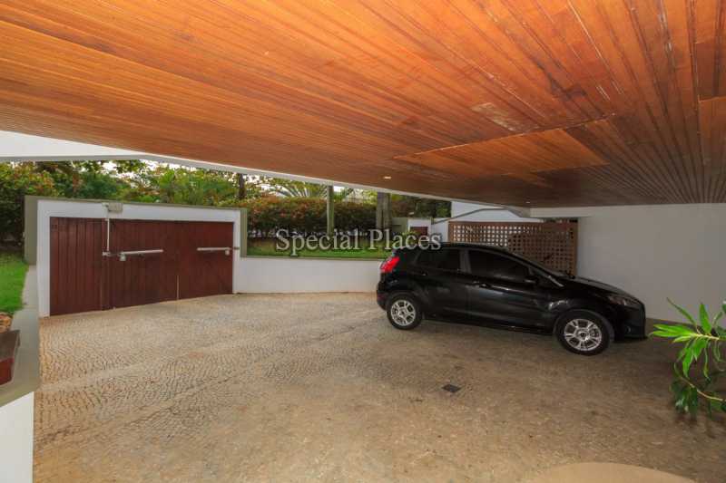 Conheça GARAGEM do imóvel - Casa Para Alugar no Condomínio Barra, Novo Leblon - Barra da Tijuca - Rio de Janeiro - RJ - LOC1157 - 28 GARAGEM
